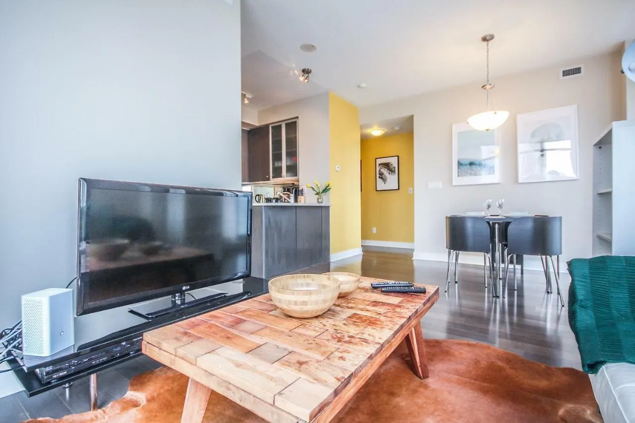 Sarkar Suites - Yorkville Toronto Apartment